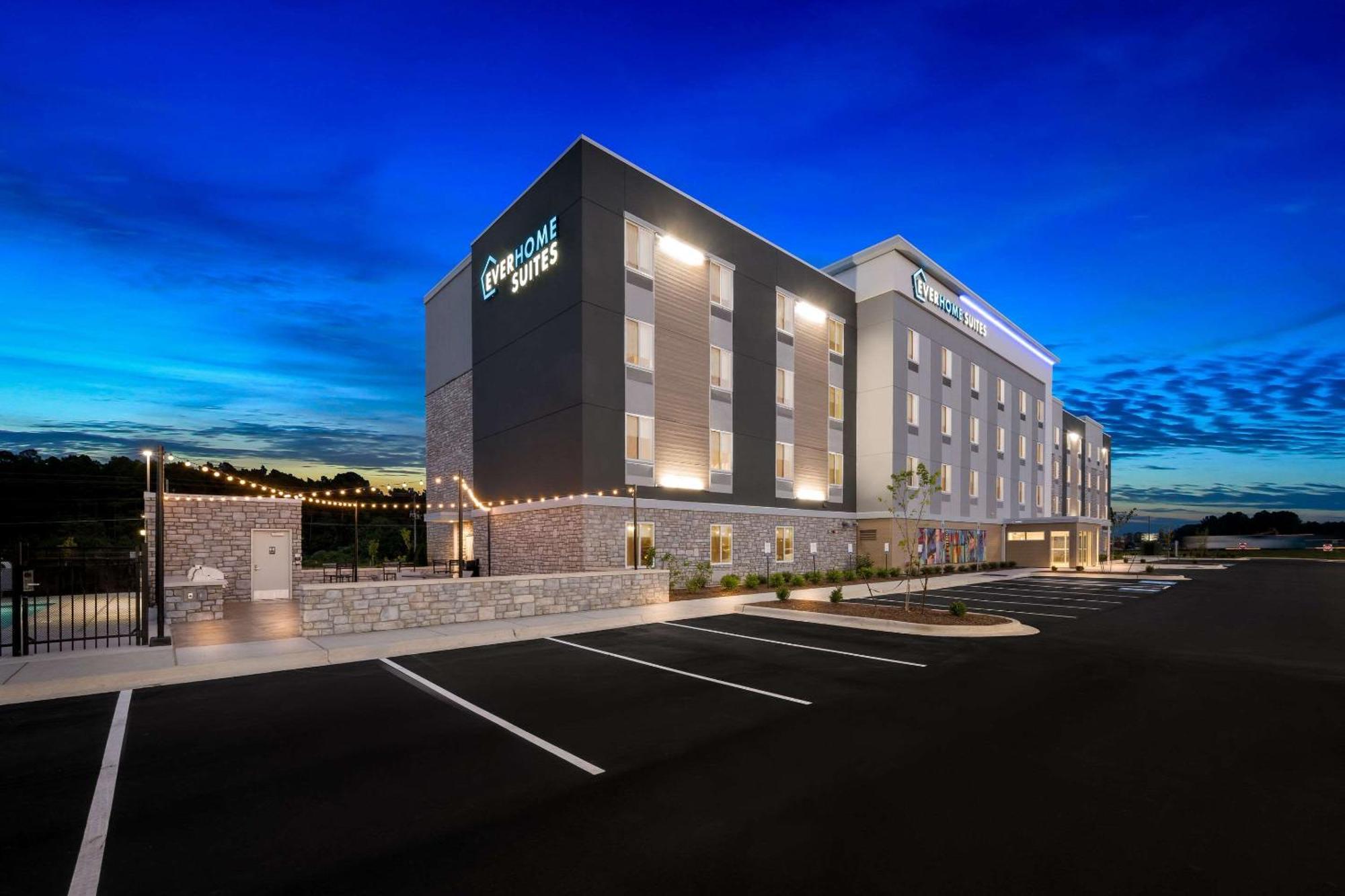Everhome Suites Fayetteville Near Fort Bragg Exterior photo