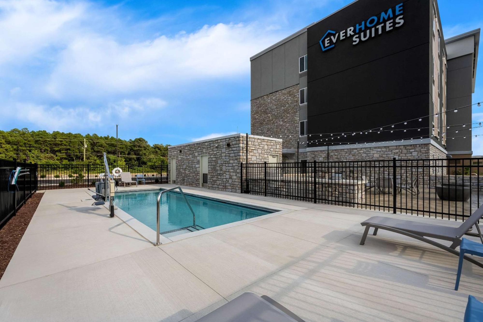 Everhome Suites Fayetteville Near Fort Bragg Exterior photo